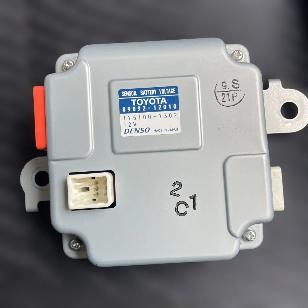 トヨタ ボルテージセンサー 89892-12101 Amazon | TOYOTA (トヨタ) 純正部品 バッテリボルテージ センサ 品番