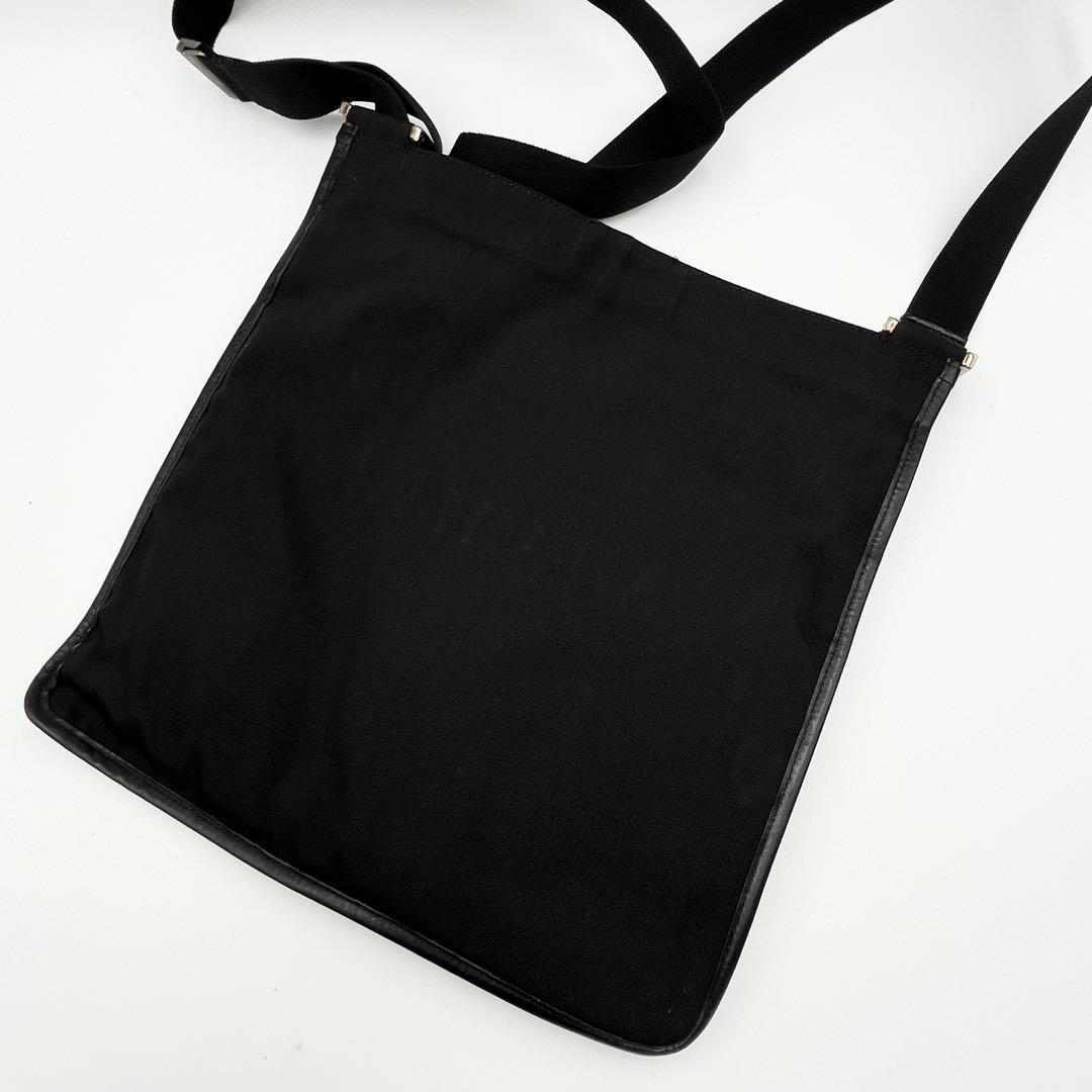 グッチ ショルダーバッグ サコッシュ ナイロン ブラック ロゴプレート