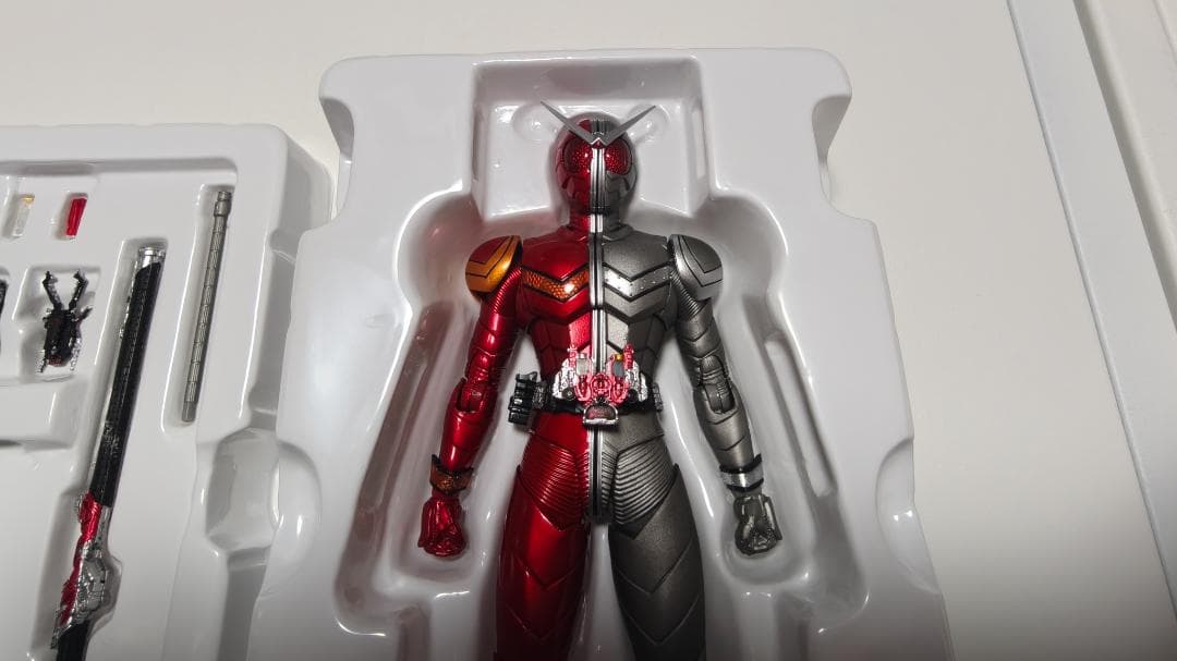 S.H.Figuarts (真骨彫製法) 仮面ライダーW ヒートメタル