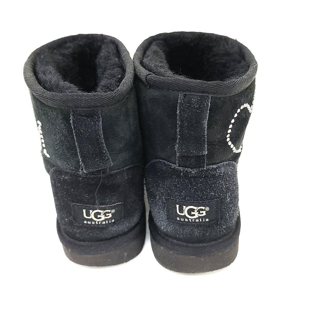 UGG スワロフスキーコラボムートンブーツ 25.0 ブラック イニシャル【M