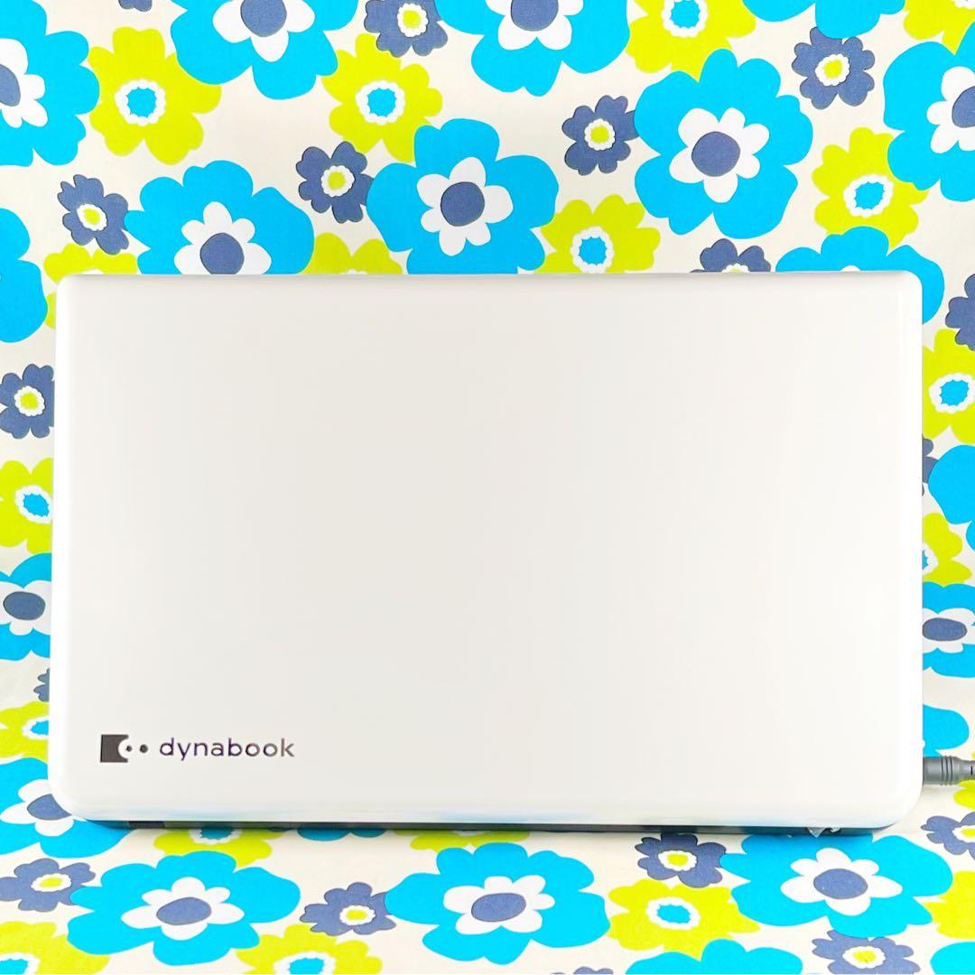 特価❣️】薄型ホワイト❣️カメラ付すぐ使えるノートパソコン☘️爆速