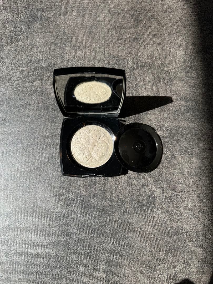 CHANEL シャネル カメリア ドゥ プルム フェイスパウダー ハイライト
