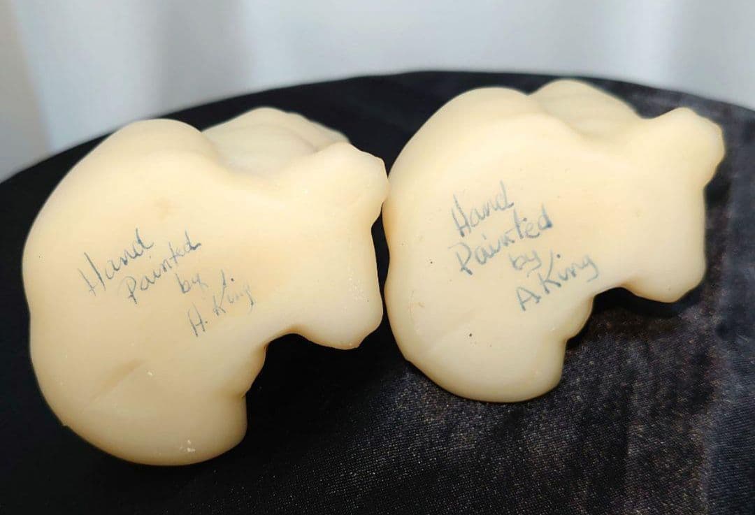 FENTON 花柄 カスタードサテンガラス 2つセット 1匹耳負傷 - メルカリ