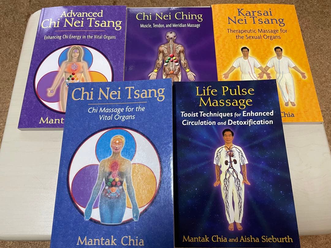 洋書】Chi Nei Tsang（チネイザン／気内臓療法）5冊セット（原書
