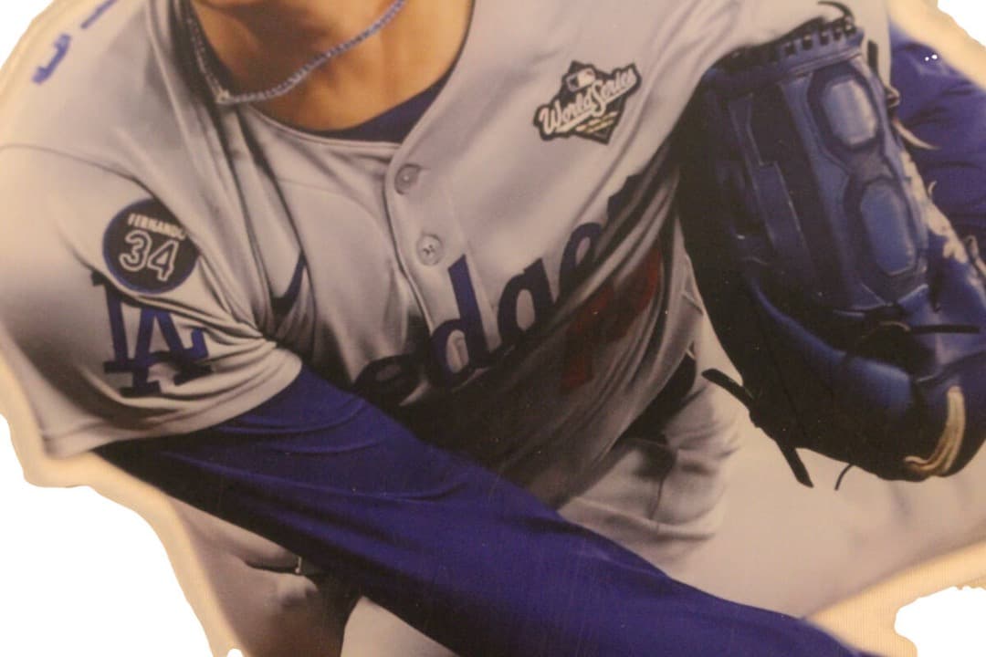 新品] 山本由伸アクリルスタンド(大型）ピッチング フィギュア - メルカリ