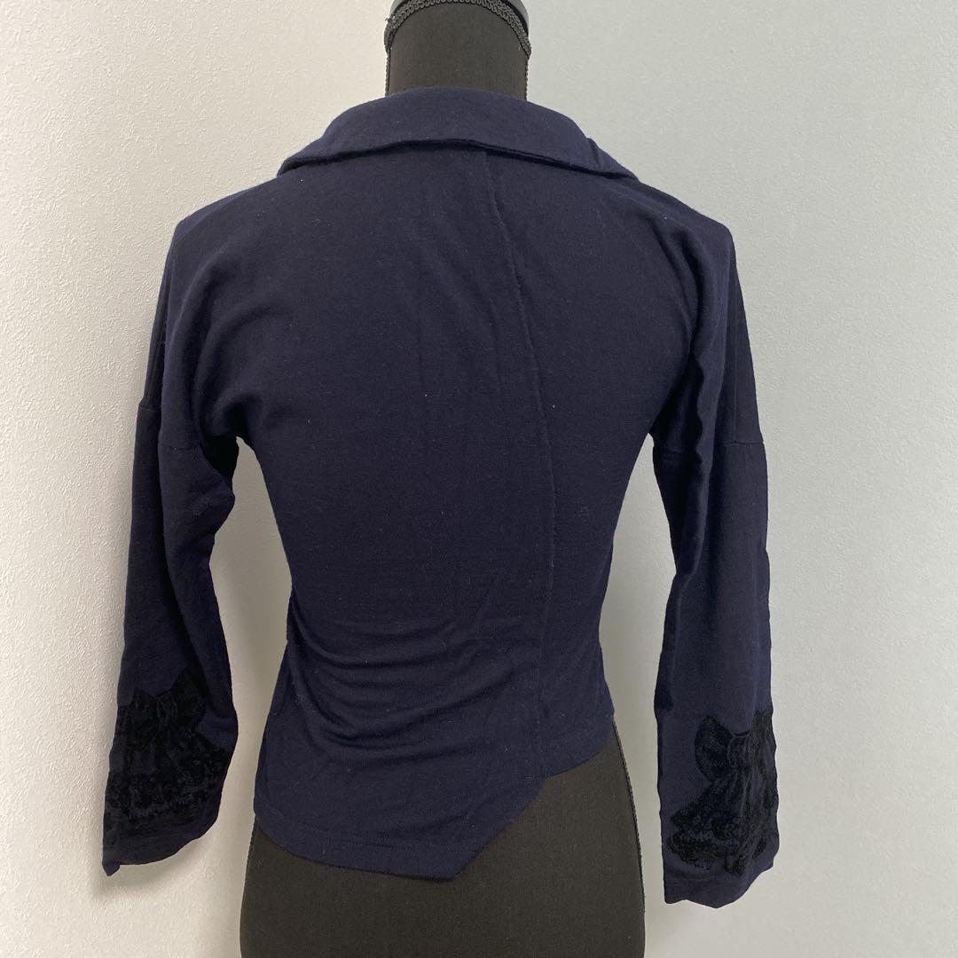 コムデギャルソン エンボスデザイン ラウンドカラー ウール ブラウス