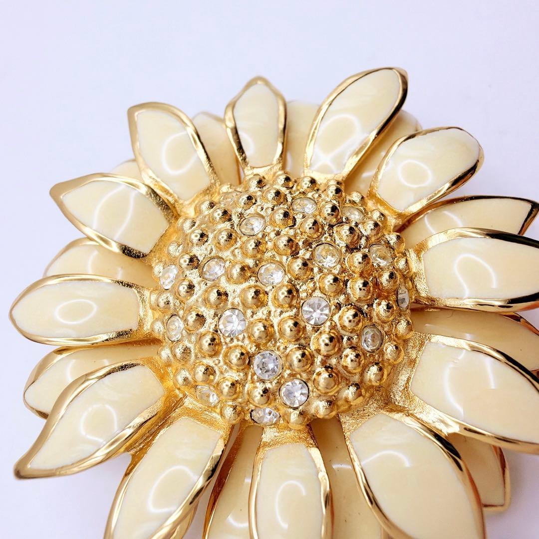 Dior フラワーデザイン ドイツ製 ブローチ ラインストーン 花 - メルカリ