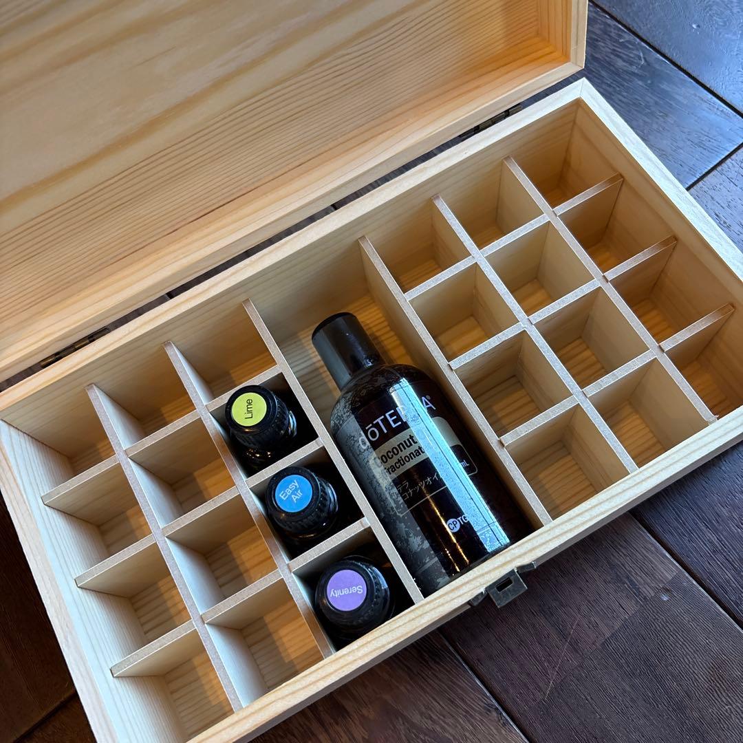 未使用！アロマオイル24本収納できる木箱 - メルカリ