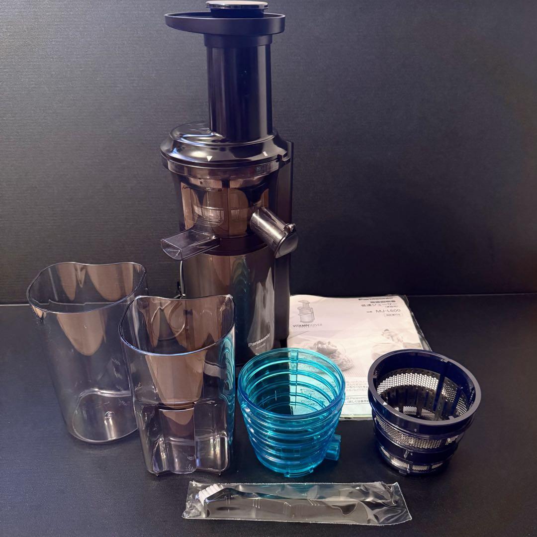 〚ほぼ未使用〛Panasonic ビタミンサーバー MJ-L600 Panasonic（パナソニック） 低速ジューサー ビタミンサーバー MJ-L600