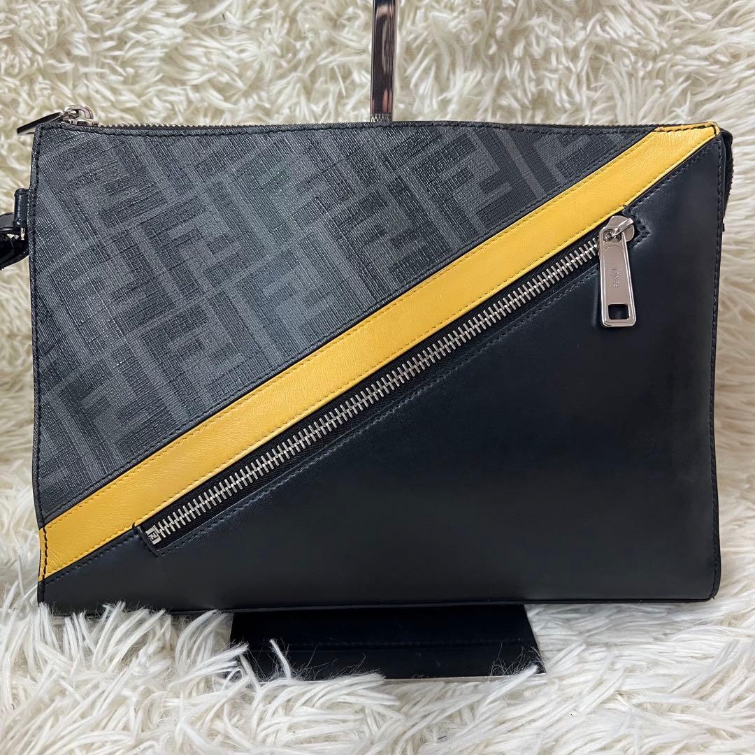 極美品】フェンディ クラッチバッグ PVC ズッカ柄 ダイアゴナル レザー