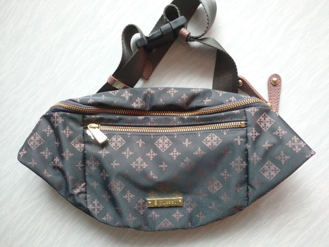 ○russet ラシットボディバッグ ウエストポーチ - メルカリ