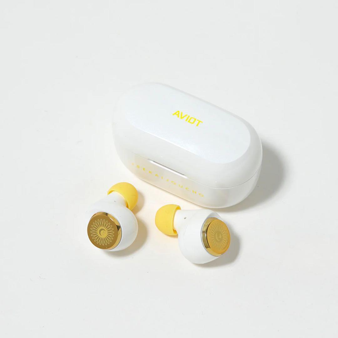 ヰ世界情緒】AVIOT×ヰ世界情緒 ボイス入りワイヤレスイヤホン特典