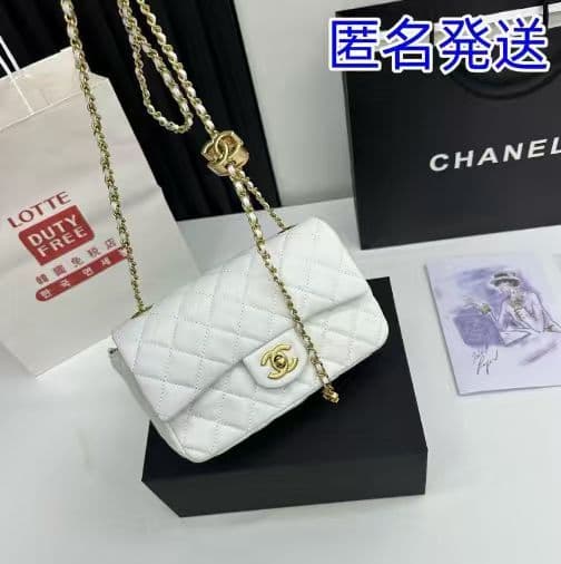 CHANEL MAKE UP ホワイトレザー ショルダーバッグ ノベルティ CHANEL MAKE UP ホワイトレザー ショルダーバッグ ノベルティ