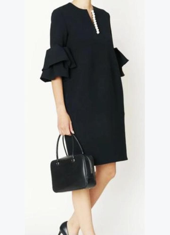 現行モデルYOKOCHANヨーコチャン ティアードスリーブ パールワンピ36