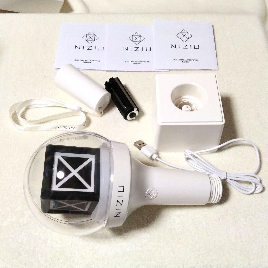 NiziU ペンライト 2本セット 動作確認済 即日発送可 LIGHTSTICK - メルカリ