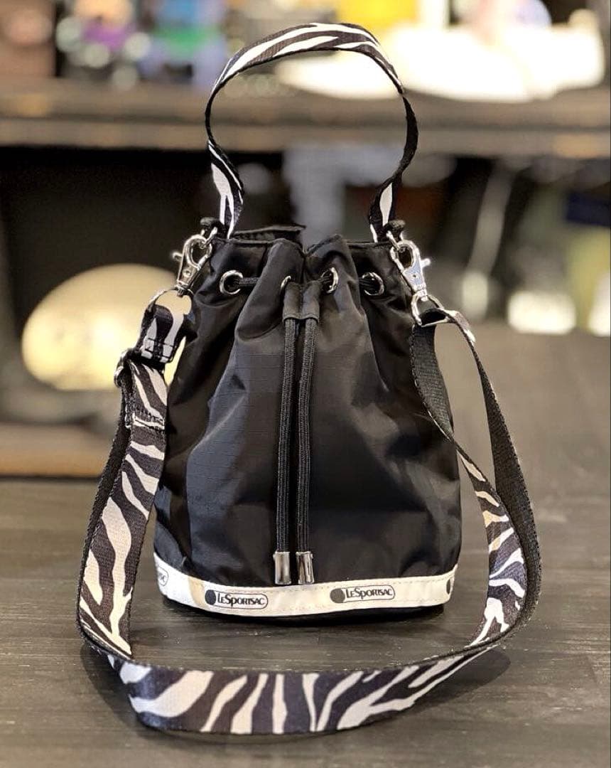 新品同様】LeSportsac レスポ 2WAY ゼブラ 巾着ショルダーバッグ