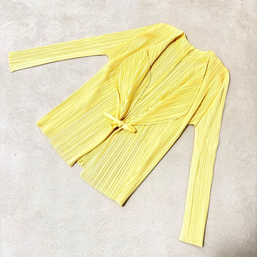極美品✨PLEATS PLEASE ノーカラー ベルト イエロー プリーツ - メルカリ