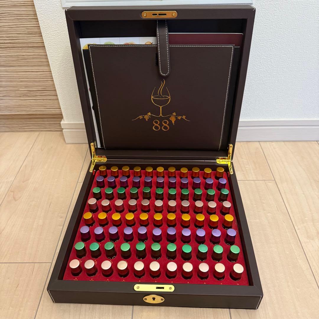 マスターワインアロマキット(88種類) ソムリエ/ワインエキスパート二次試験対策 Amazon | マスターワインアロマキット（88種類のアロマ）ワインアロマ