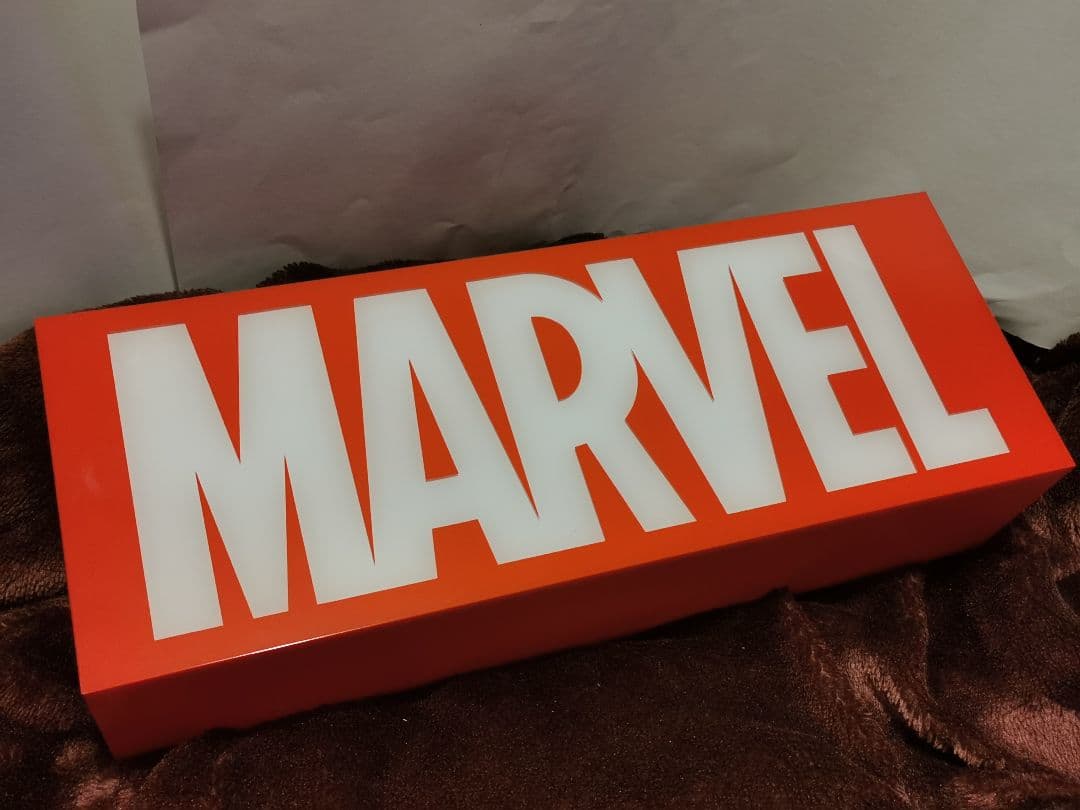 Hot toys marvel ロゴライトボックス　箱付き　マーベル ホットトイズ マーベル ロゴ・ミニライトボックス 箱入 | ROBOTROBOT