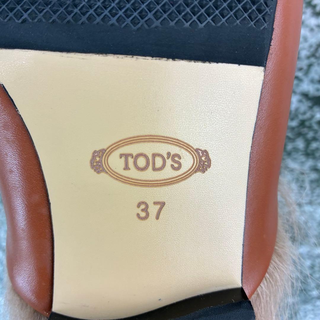 新品同様 トッズ サンダル ゴールド金具 毛皮 - メルカリ