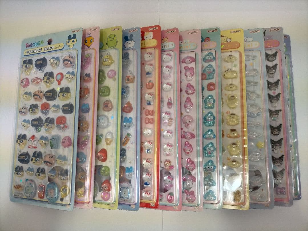 ボンボンドロップシール正規品 たまごっち4種類 miniサンリオ8種類 ボンボンドロップシールより「サンリオキャラクターズ（ミニサイズ