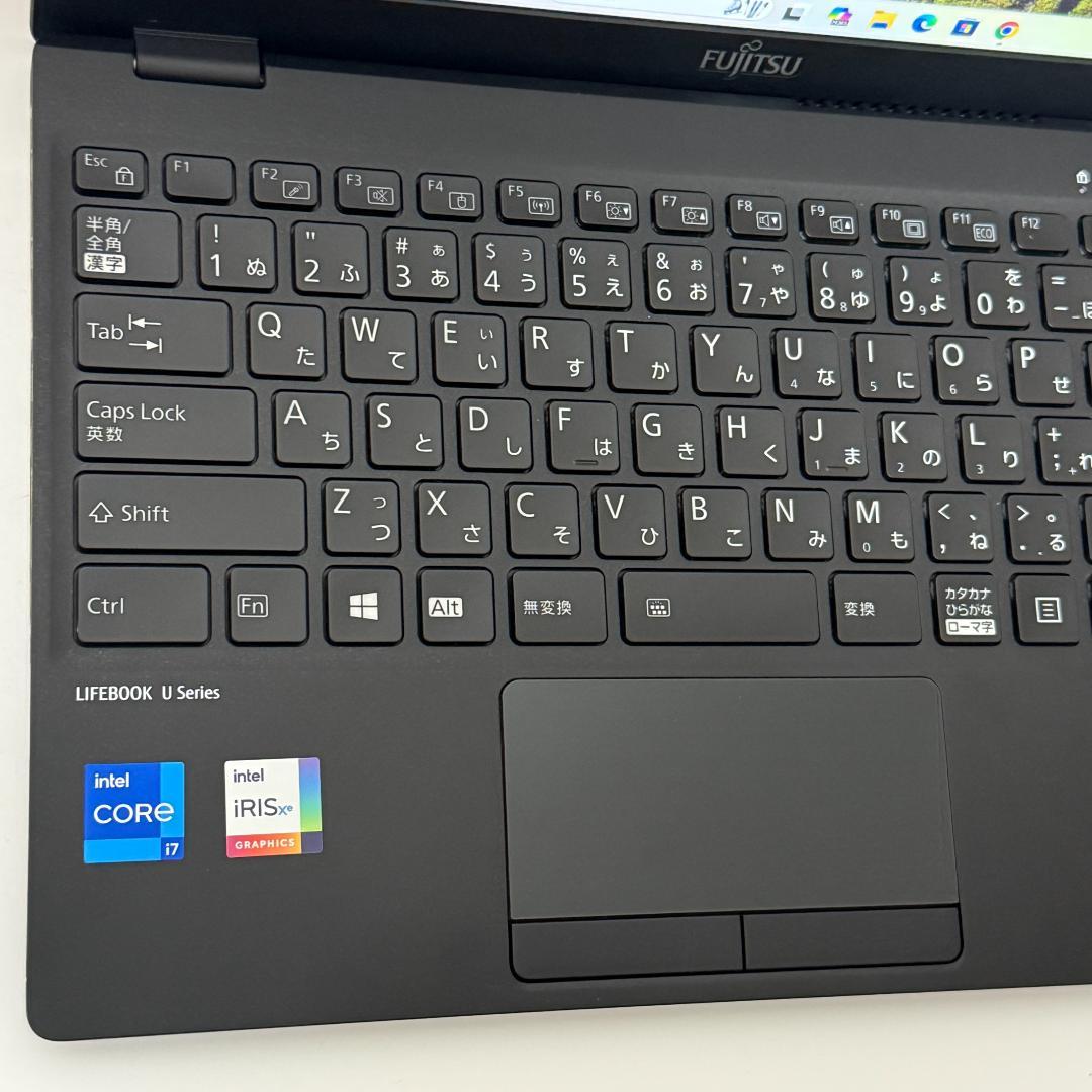 ☆バッテリー良好☆ 超軽量845g 第11世代Corei7 富士通 H53