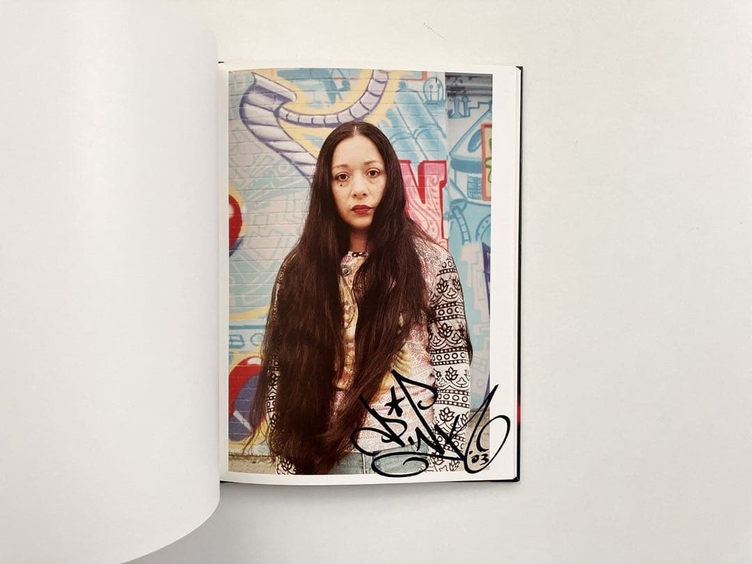 ステッカー付き‼️ 絶版‼️ Peter Sutherland 写真集