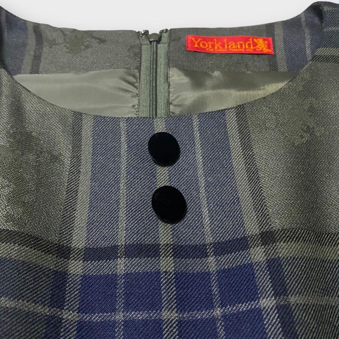 美品】York land ヨークランド ライオンジャガード チェックワンピース
