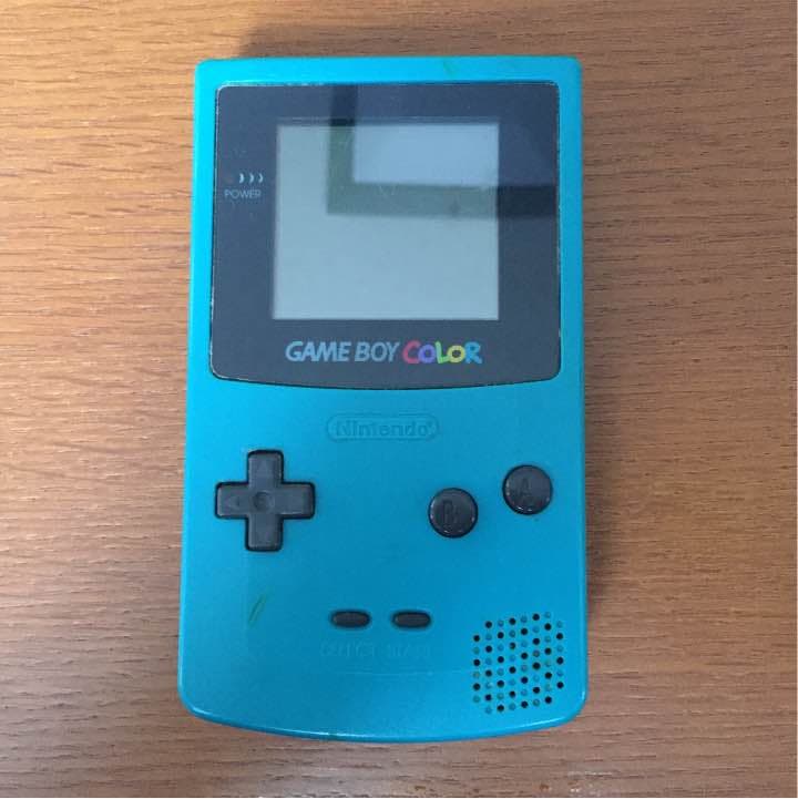 ゲームボーイcolor ゲームボーイカラーが発売された日。待望の画面のカラー化を果たした