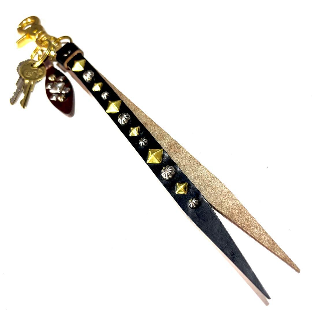 スタッズキーホルダー［sh250-1700］高級レザーCALEEキャリー風 - メルカリ