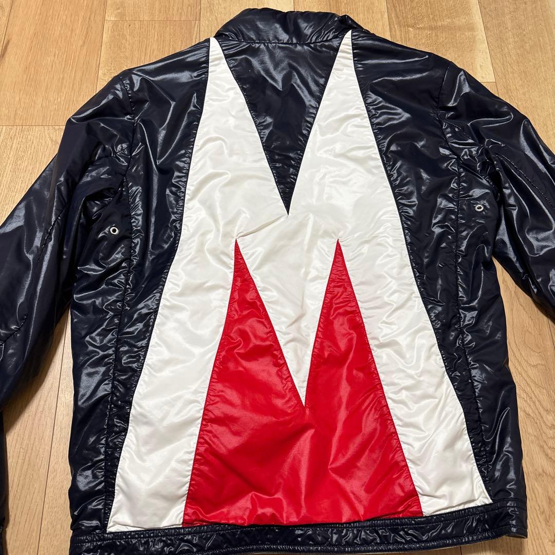 モンクレール リバーシブル ナイロンジャケット 背面ロゴ 収納フード MONCLER (モンクレール) 超軽量ナイロン フード収納 ロゴ ナイロン