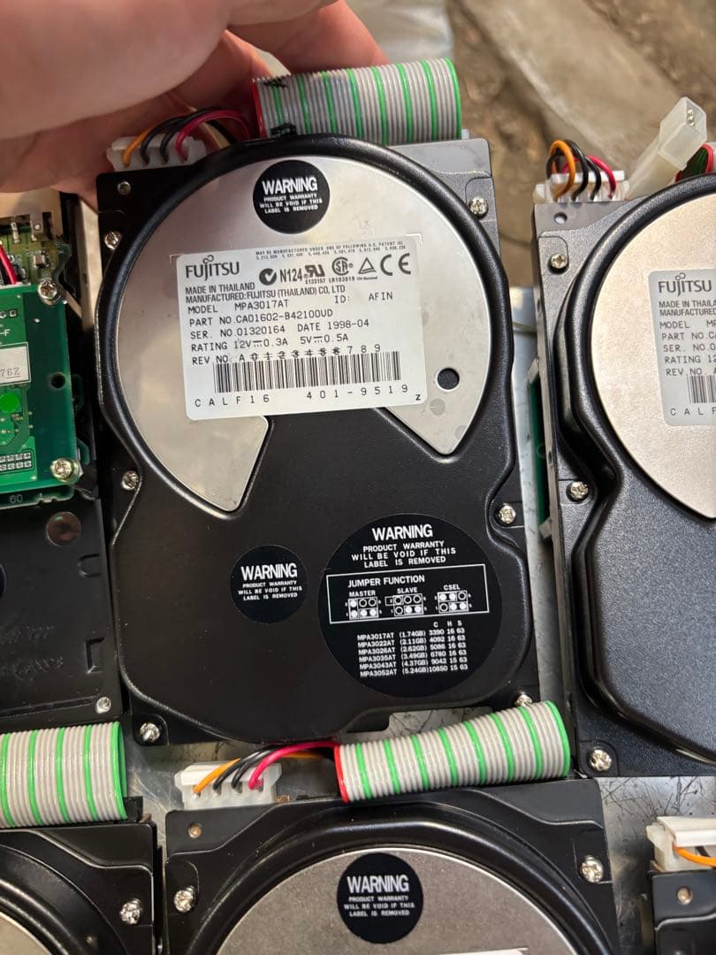 M57。ハードドライブ 富士通 MPA3017AT 1.7GB 5400RPM