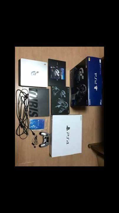 PlayStation®4 グランツーリスモＳＰＯＲＴ リミテッドエディション Amazon.com: GT Sport - Limited Edition - PlayStation 4 : Sony