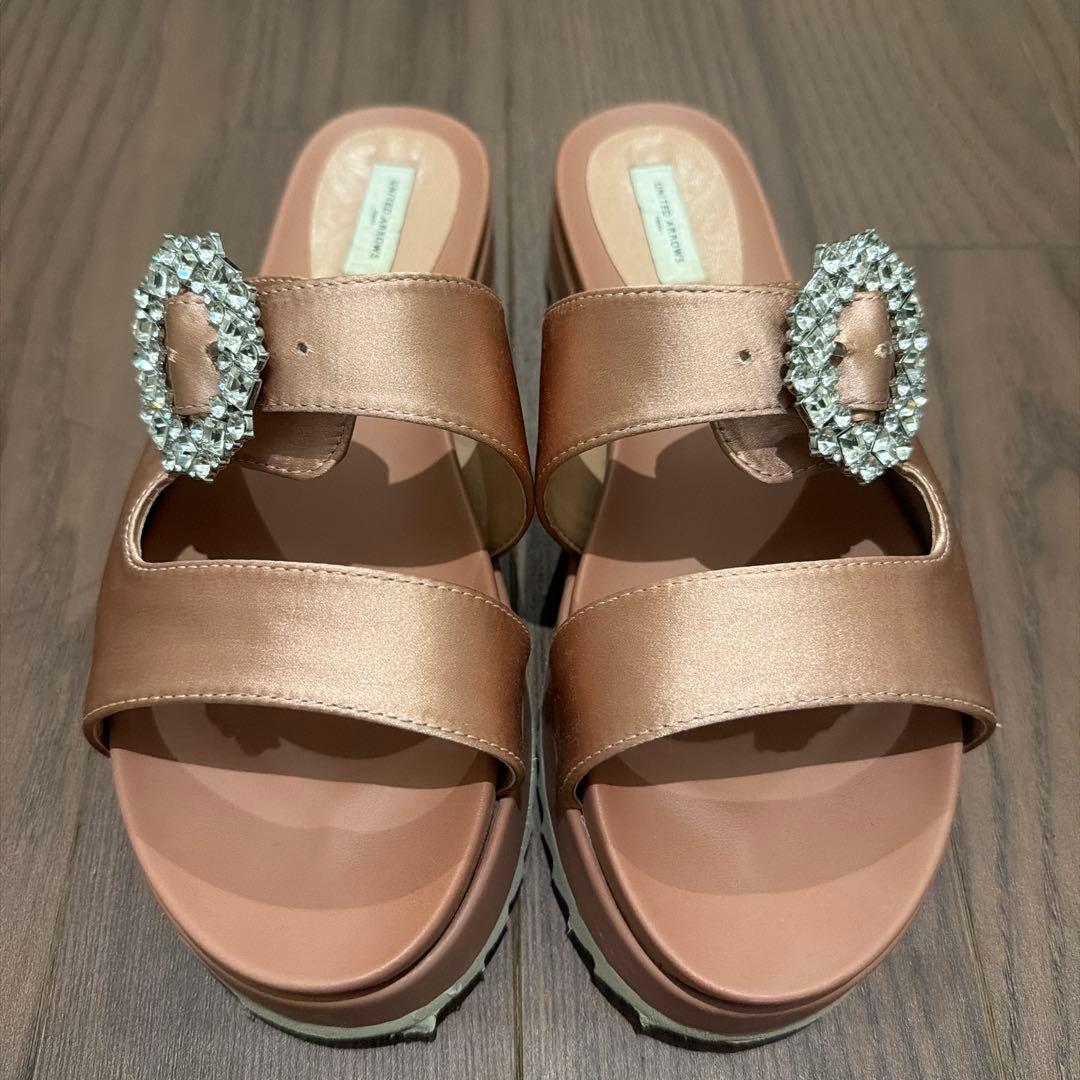 UNITED ARROWS＞サテン ビジュー ミュール - メルカリ