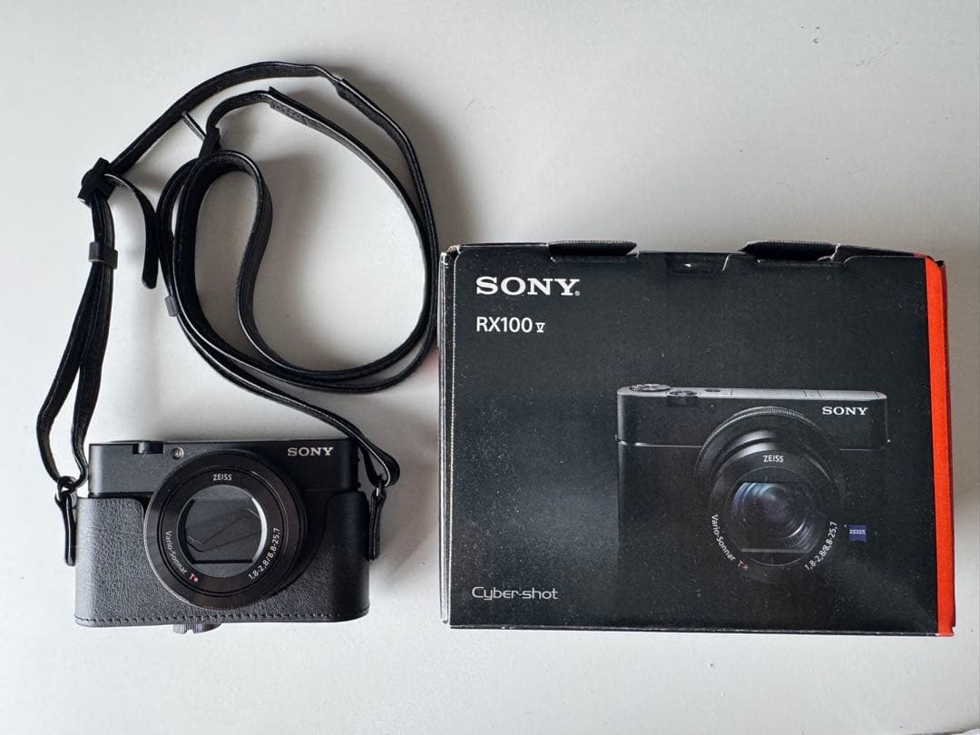 値下げしました！ SONY RX100M5 デジタルカメラ 本体&革カバー SONY RX100M5 デジタルカメラ 本体&革カバー