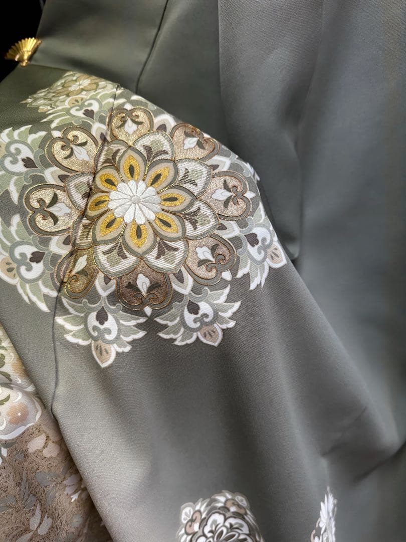 ゲリラセール！極逸品 正絹 縫い紋（刺繍紋）付き - メルカリ