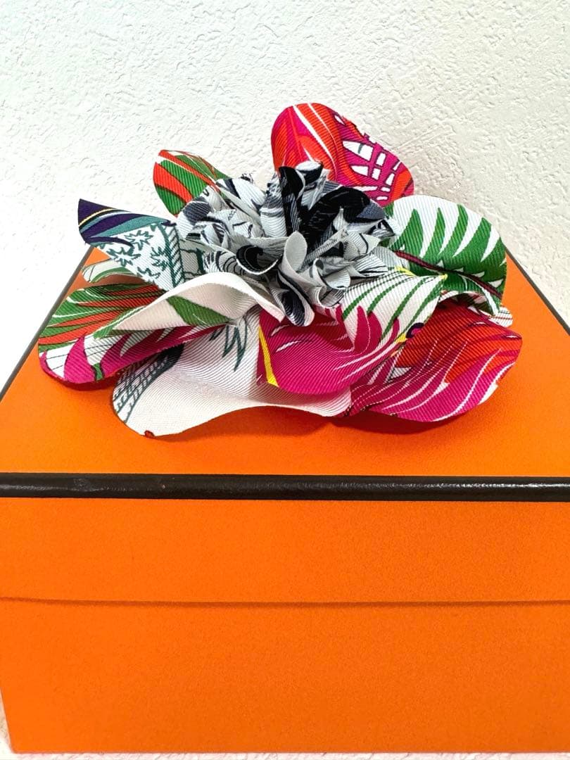 エルメスフラワーツイルコサージュヘアアクセサリー