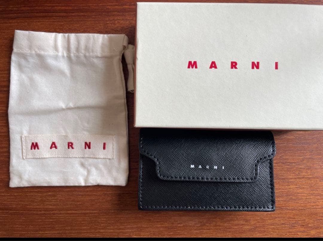 MARNI カードケース　名刺入れ　マルニ マルニ MARNI カードケース 名刺入れ サフィアーノレザー タルク