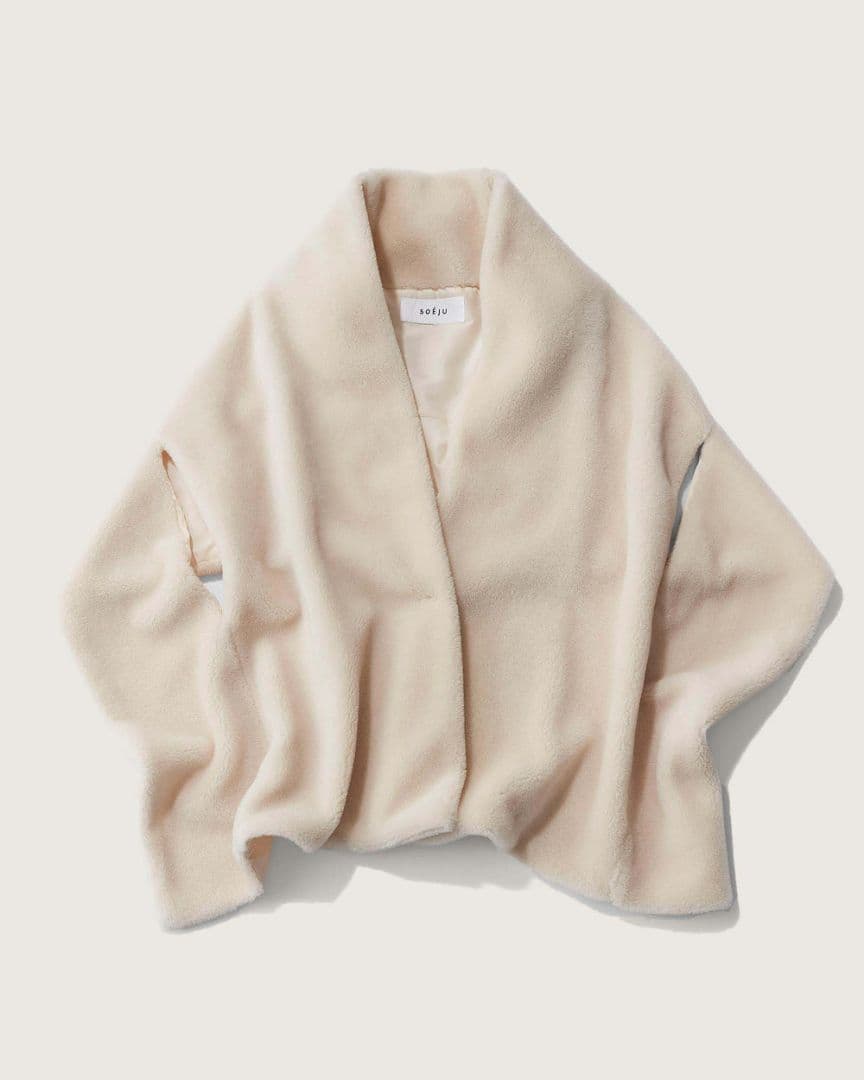 soejuソージュ ポンチョ ウールボアケープ ショール - メルカリ