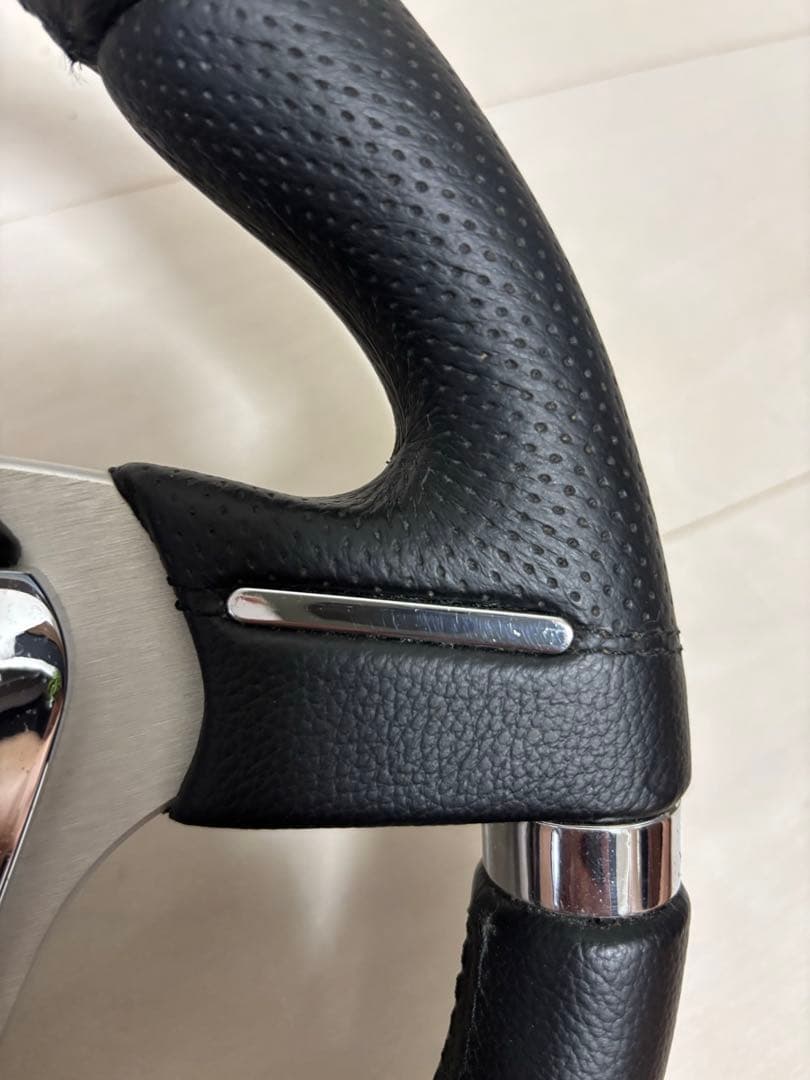 美品　MOMO ミレニアムエボ　32