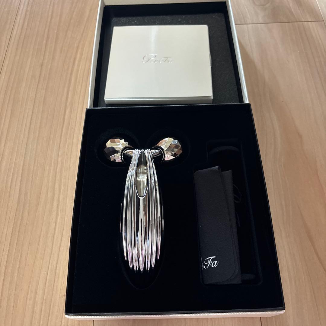 【新品未使用】 リファカラットレイ　美顔ローラ ReFa（リファ） ReFa CARAT RAY リファカラットレイ RF-PC2019B 美顔器