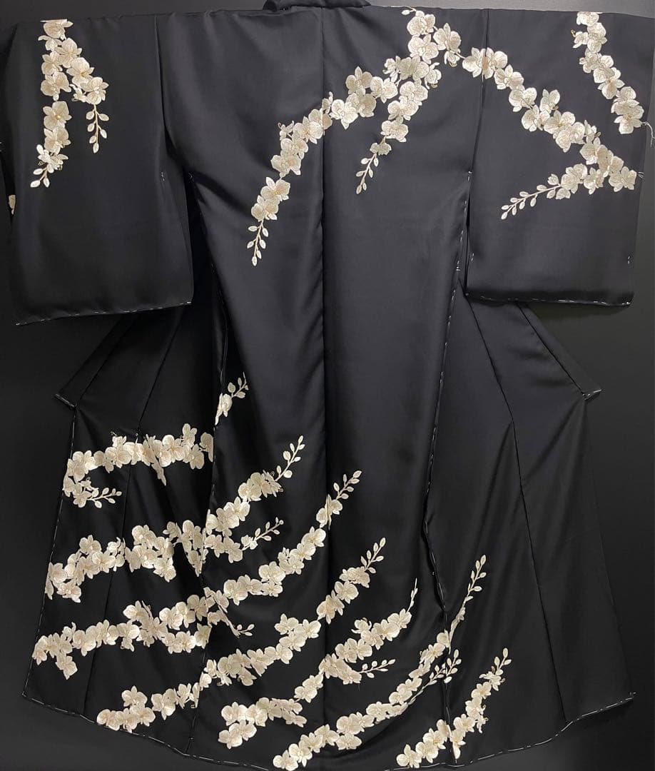 京の名匠 豪華絢爛総手刺繍訪問着【尾峨佐染繍◇胡蝶蘭】黒 白 蘇州