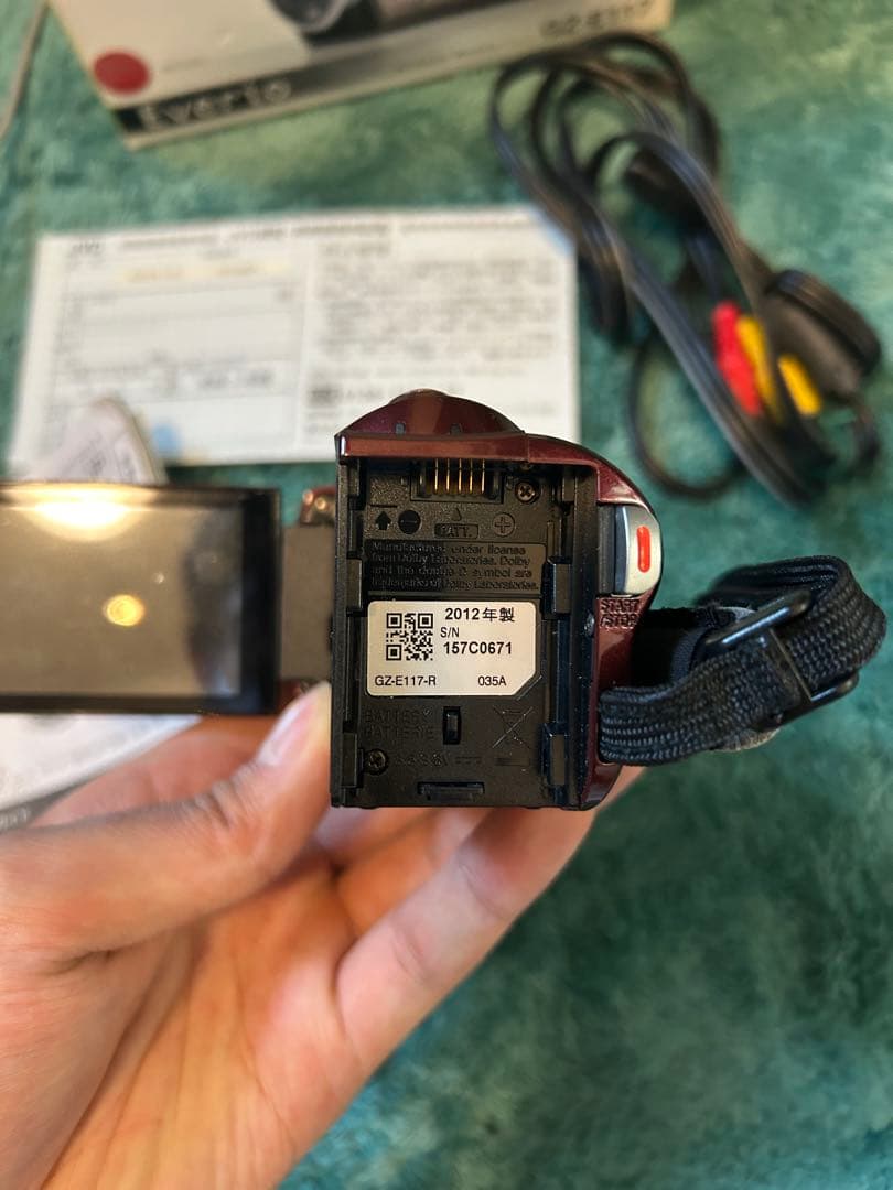 美品 JVC Everio GZ-E117 バッテリー2個付 ビデオカメラ - メルカリ