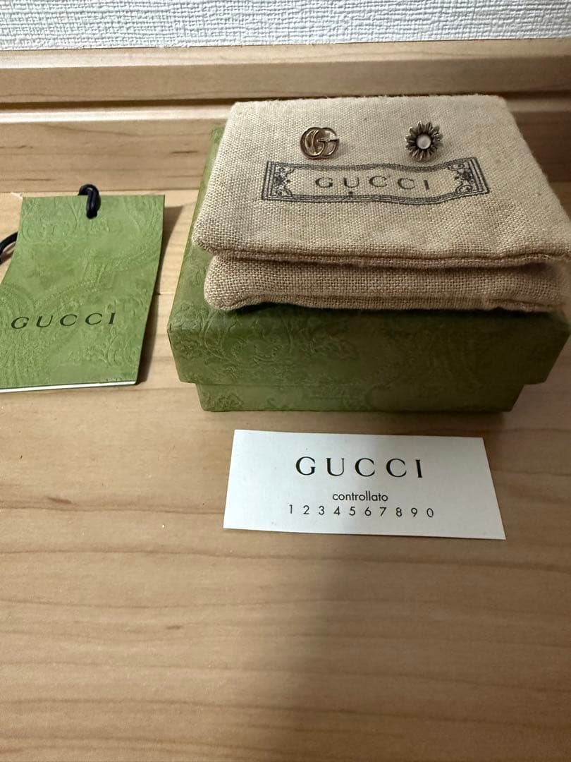 専用、GUCCI、ピアス スペシャルラッピング付き】グッチ GUCCI ピアス 両耳用 全4種