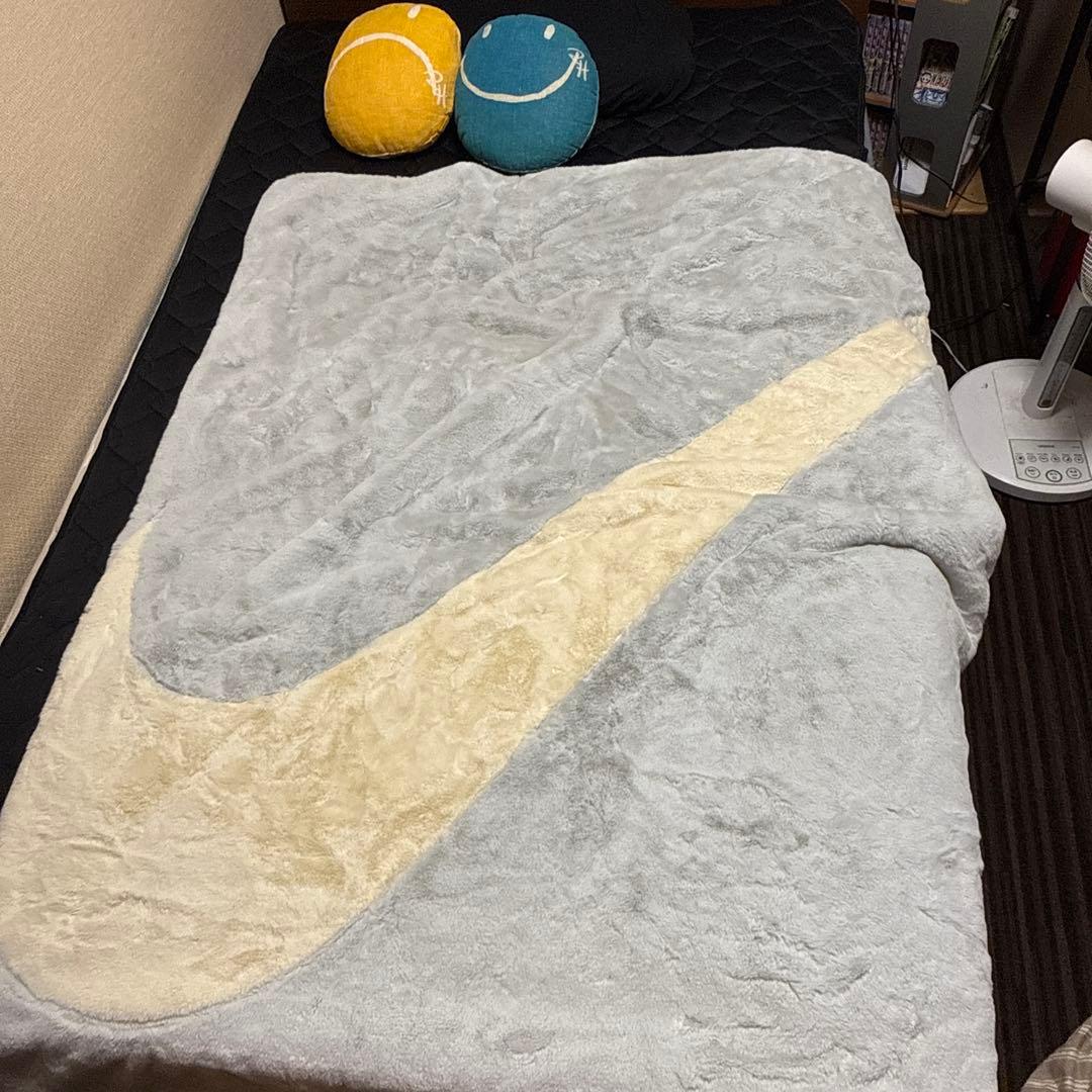 激レア】NIKE W NSW BLANKET FAUX FUR ブランケット