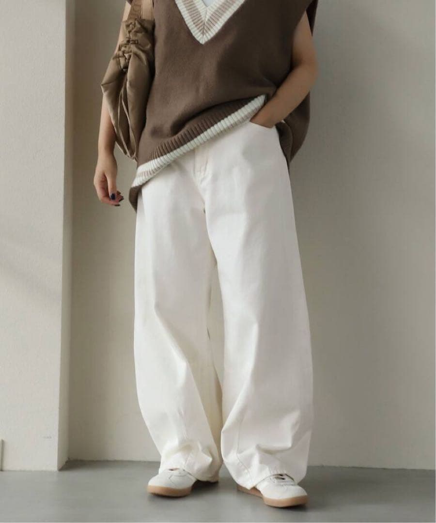 フレームワーク20チノフォルムカーヴィーパンツホワイト40 FRAMeWORK（フレームワーク）の「20チノフォルムカーヴィーパンツ