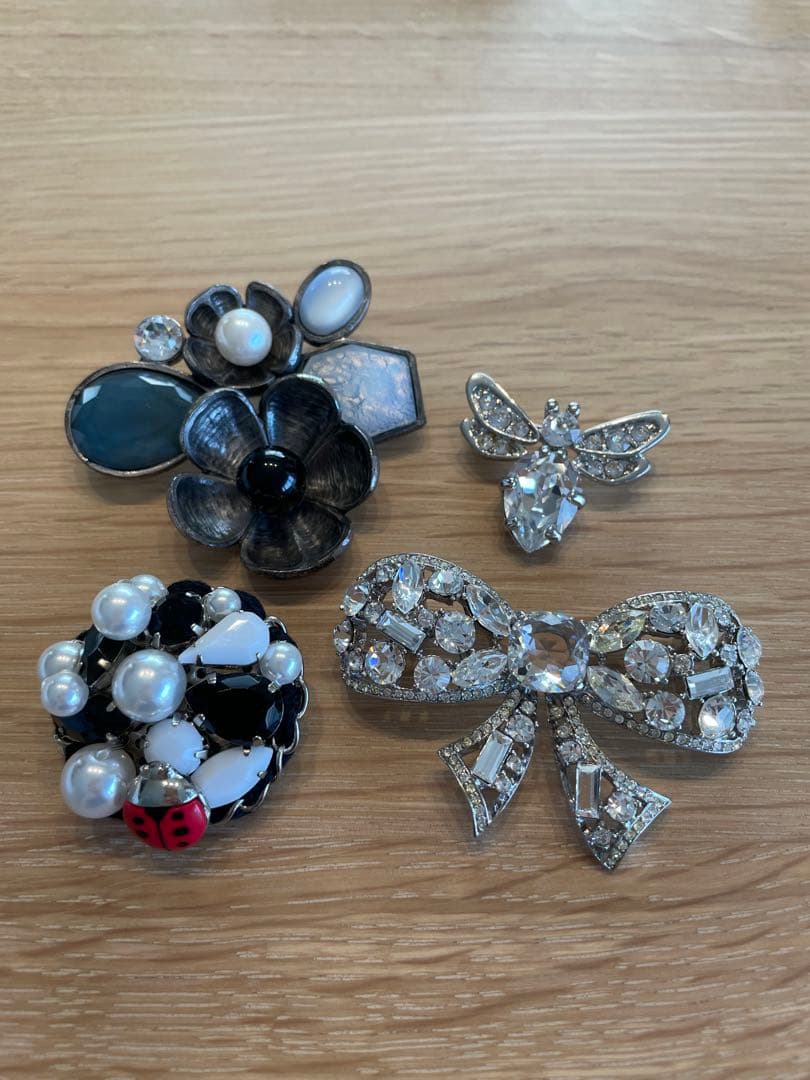 René ルネ　ブローチ　4点セット　アクセサリー　まとめ売り René - Rene ルネ ブローチ 新品未使用の通販 by miu｜ルネならラクマ