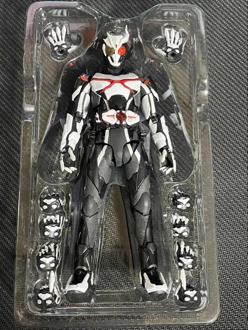 S.H.Figuarts 仮面ライダーアークワン　仮面ライダーゼロワン　バンダイ