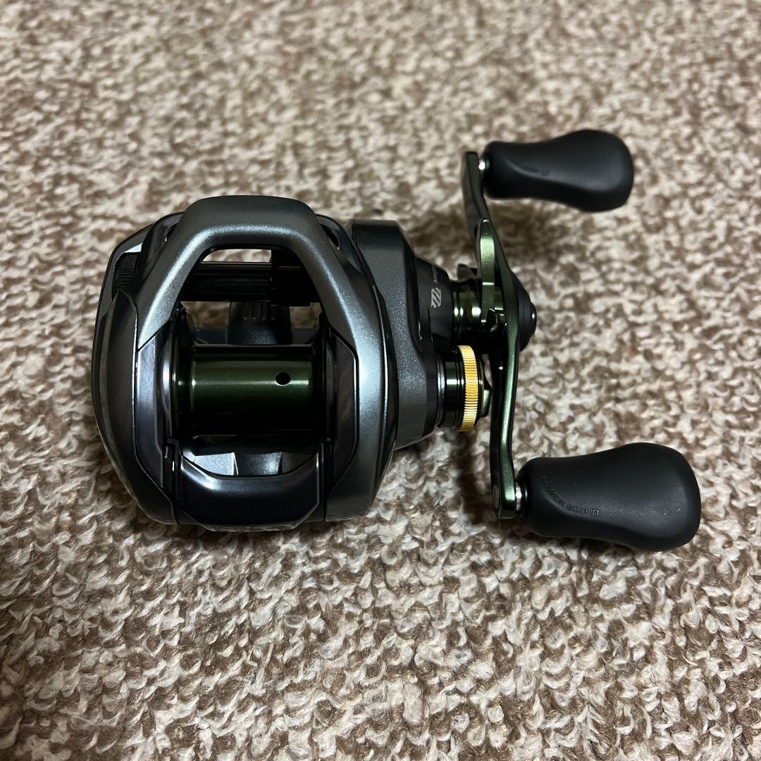 クラドDC 200XG 超美品 シマノ（SHIMANO） 【現品限り】未使用 22 クラドDC 200XG 右ハンドル