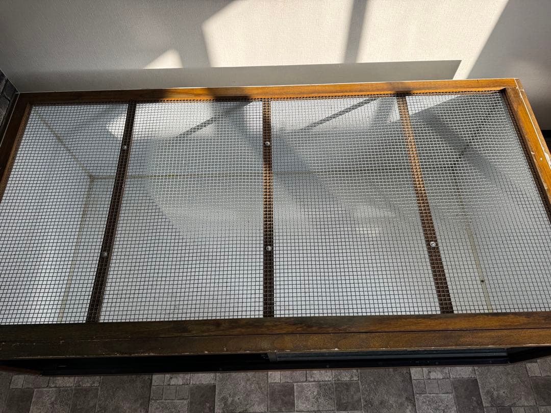 特大爬虫類ケージ 1800×900×600 FandK アルミサッシ、防水仕様 - メルカリ